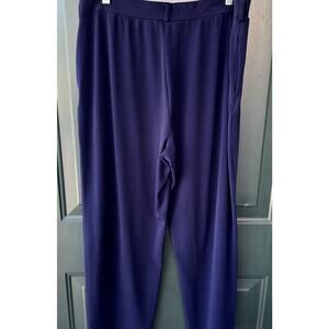 Susan Graver Sz M Navy Blue Liquid Knit Cropped Pants QVC Travel Vacation